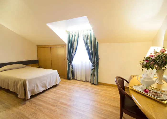 מלון Albert Hotel