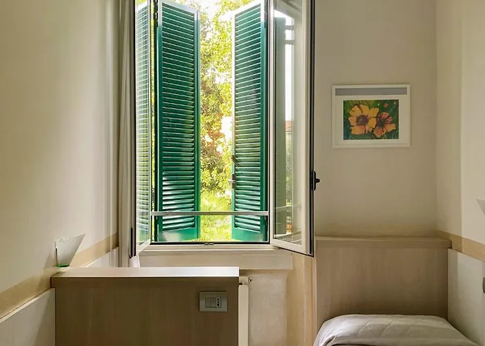 都耶贾迪尼酒店 2*