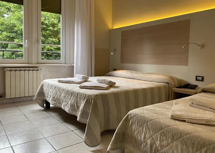 都耶贾迪尼酒店 2*