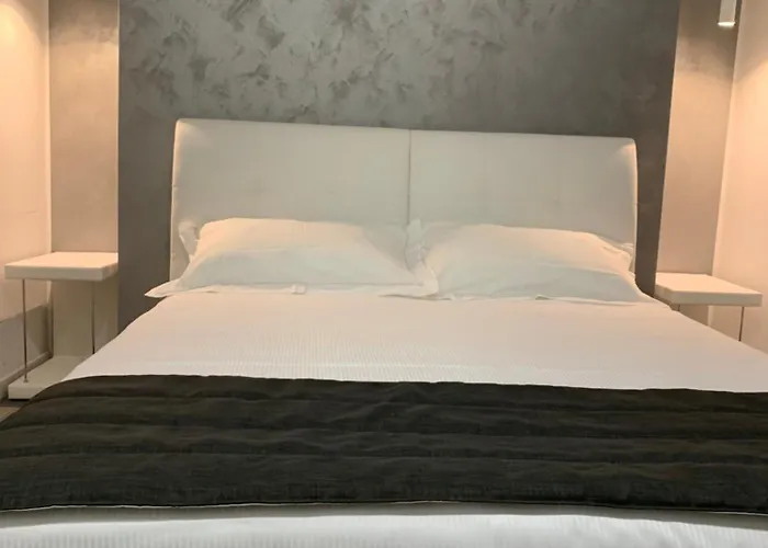 Bossi Apartmanhotel 4*