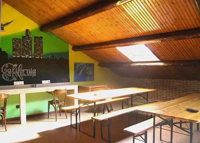 California Hostel