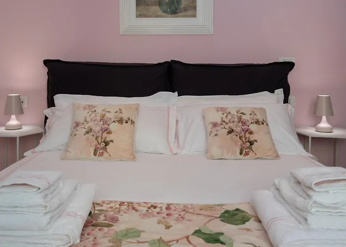 Madeleine - Brera Apartment Milan