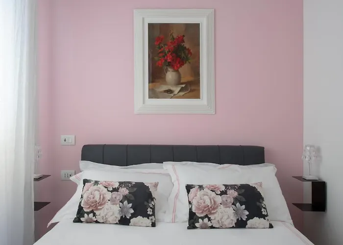 Madeleine - Brera Apartment