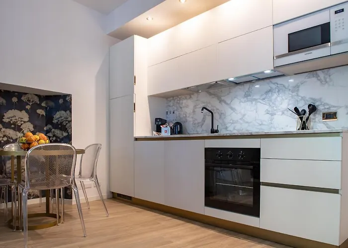 Madeleine - Arco Della Pace Milano