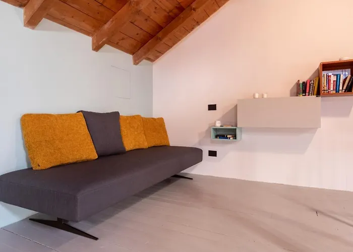 Mav - Design In Porta Romana *