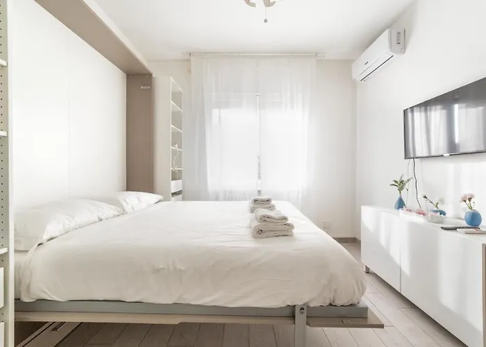 Guesthost - Piazza Tripoli Bright * ミラノ