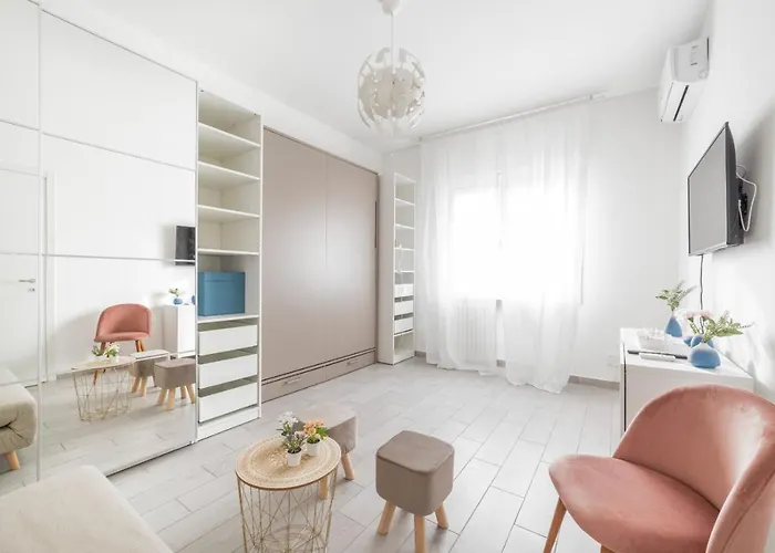 Guesthost - Piazza Tripoli Bright アパート ミラノ