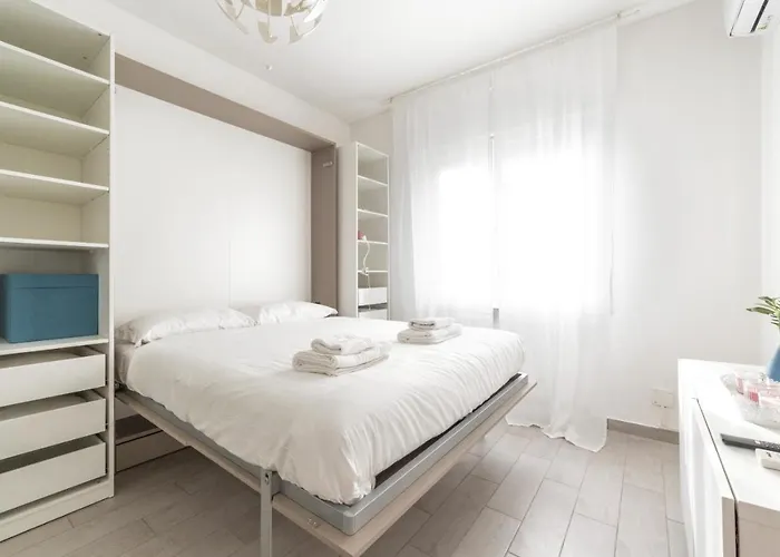 Guesthost - Piazza Tripoli Bright Apartment Mailand