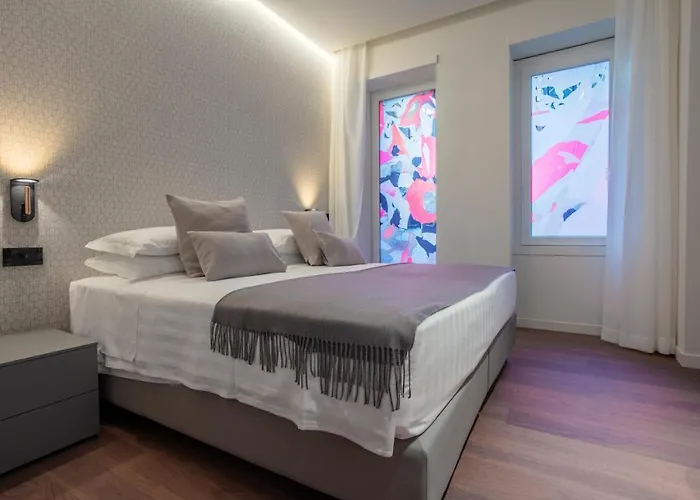 דירה Sant'ambrogio Apartments, Reception H24