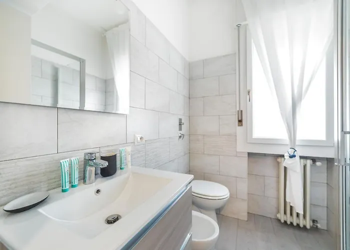 Guesthost - Piazza Tripoli Bright