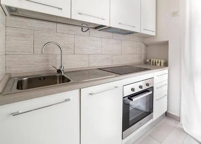 Guesthost - Piazza Tripoli Bright *