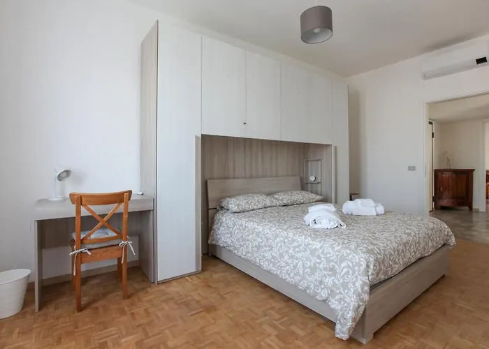 Apartament New Fashion District, 3 Bdrs - 30 Minutes From Linate With New Subway