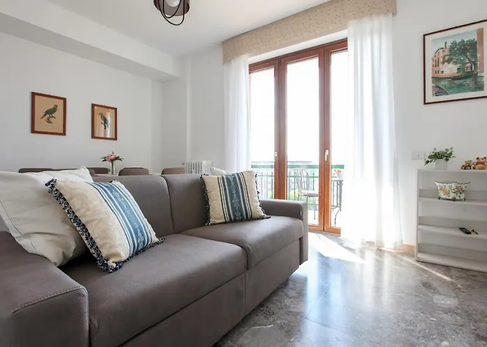 Apartament New Fashion District, 3 Bdrs - 30 Minutes From Linate With New Subway Mediolan