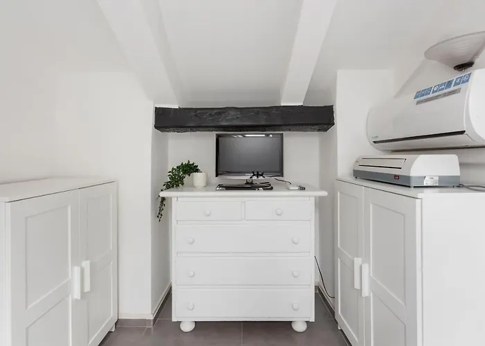 1 Bedroom & 1 Living Apt - Duomo 7