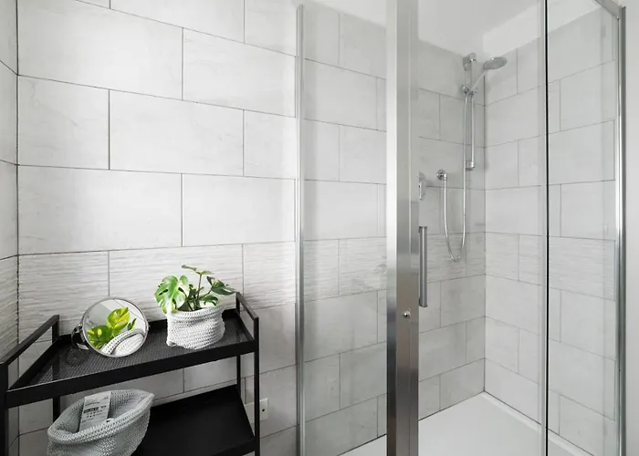 Guesthost - Piazza Tripoli Bright アパート ミラノ