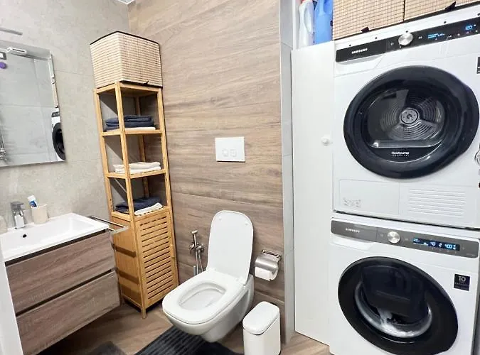 Monem's House Portello *