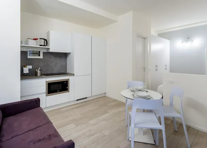 Italianway - The B Village Business Apartment *