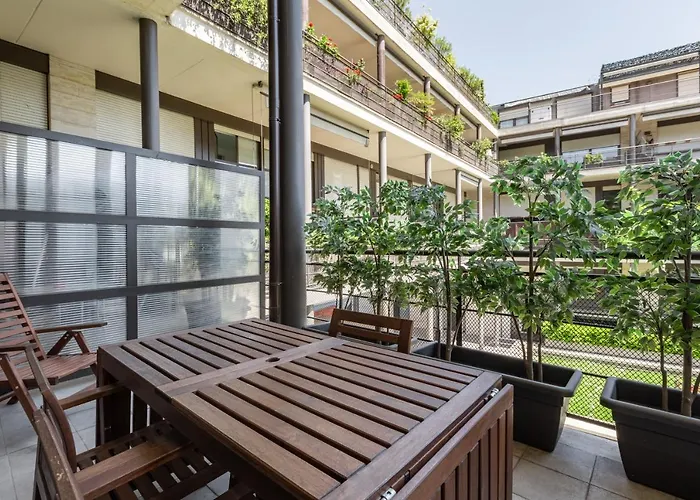 アパート Guesthost - Elegant Loft With Balcony! *