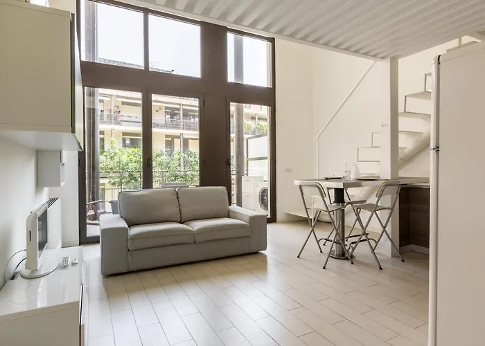 アパート Guesthost - Elegant Loft With Balcony! *