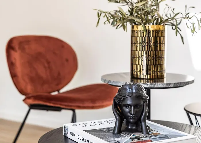 *villa Olivo*with Private Terrace & Jacuzzi + 3bedrooms 度假居