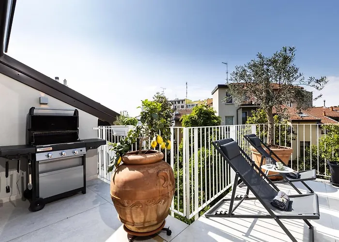 度假居 *villa Olivo*with Private Terrace & Jacuzzi + 3bedrooms 米兰