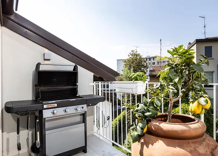 *villa Olivo*with Private Terrace & Jacuzzi + 3bedrooms 米兰