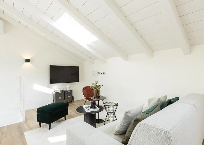 *villa Olivo*with Private Terrace & Jacuzzi + 3bedrooms 米兰