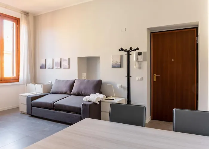Newly Renovated Loft Near דירה *