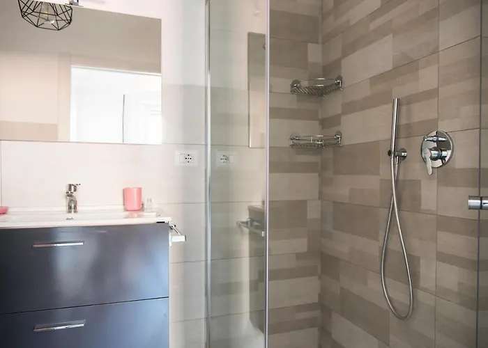 Youhosty - 25 Aprile 5 Milano