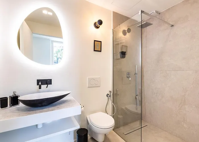 *villa Olivo*with Private Terrace & Jacuzzi + 3bedrooms * Milánó