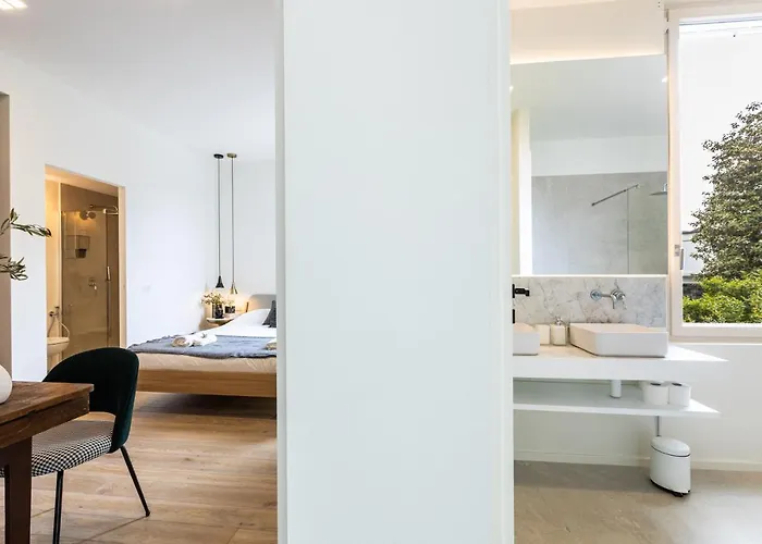 *villa Olivo*with Private Terrace & Jacuzzi + 3bedrooms * 米兰