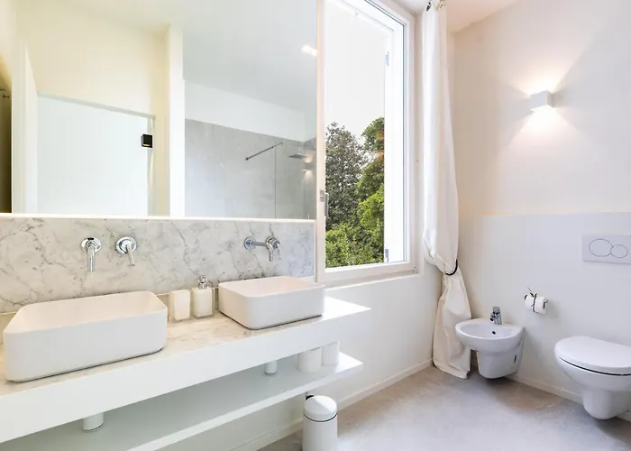 *villa Olivo*with Private Terrace&jacuzzi + 3bedrooms Milano