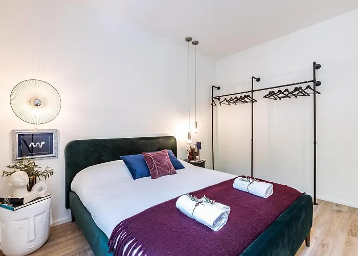 *villa Olivo*with Private Terrace & Jacuzzi + 3bedrooms 度假居