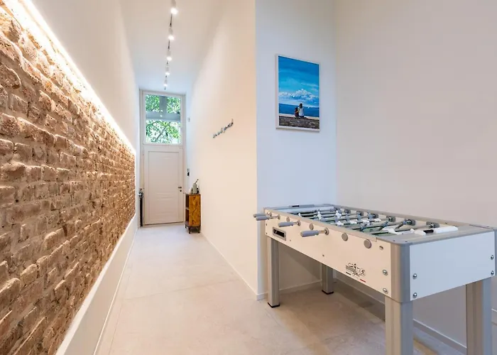Casa vacanze *villa Olivo*with Private Terrace&jacuzzi + 3bedrooms Milano