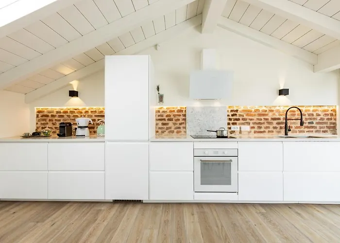 *villa Olivo*with Private Terrace & Jacuzzi + 3bedrooms 度假居 米兰