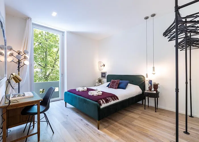 *villa Olivo*with Private Terrace & Jacuzzi + 3bedrooms 米兰