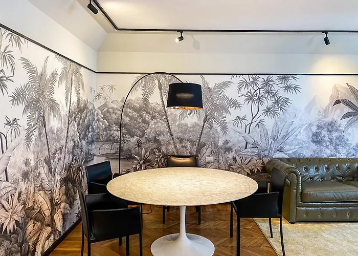 Lägenhet Exclusive Floor 2-bedroom Flat