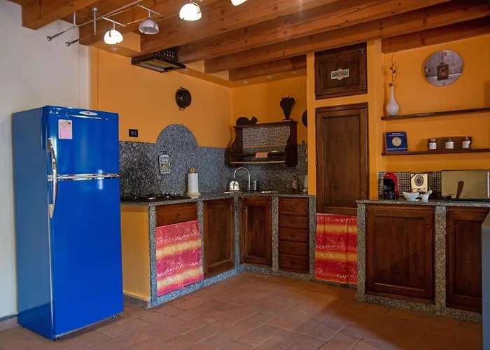 Casa Dolce Casa Alzaia Grande Апартаменты *