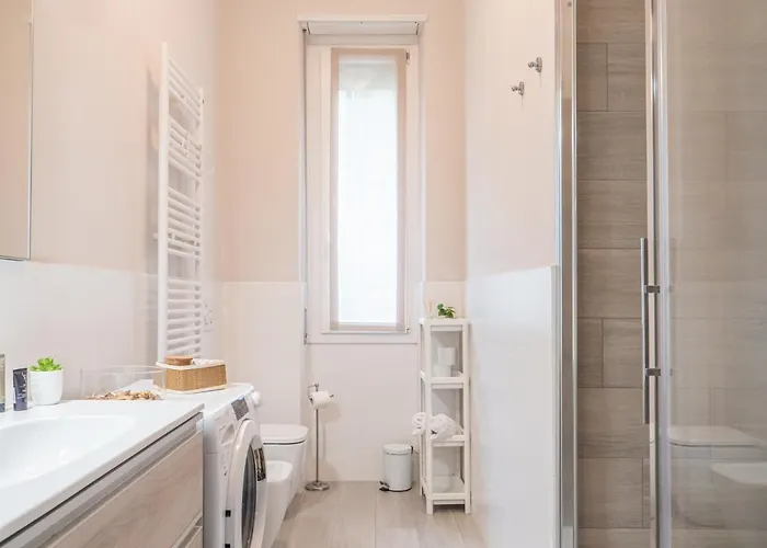 The Rent - With Balcony In Downtown