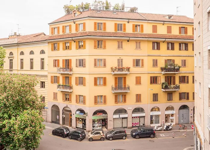 The Rent - With Balcony In Downtown Milano