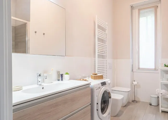 The Rent - With Balcony In Downtown Lejlighed