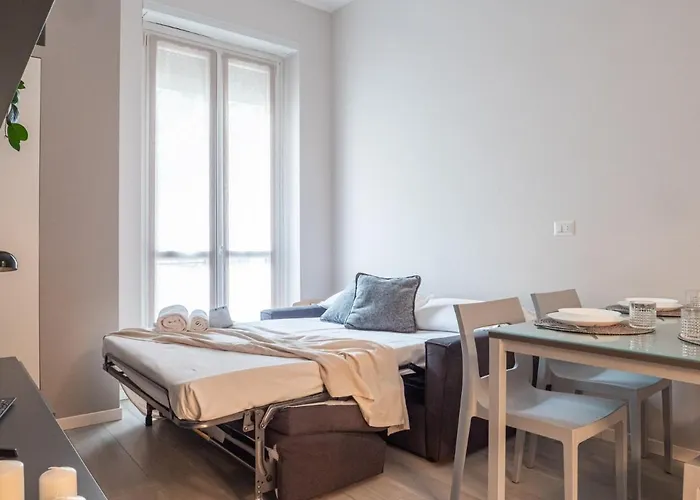 The Rent - With Balcony In Downtown