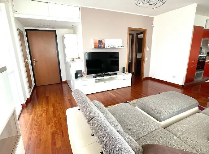 Elegant In With Panoramic Terrace شقة