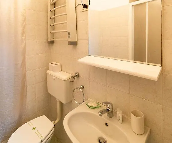 Hbhall Navigli 21 * Milánó