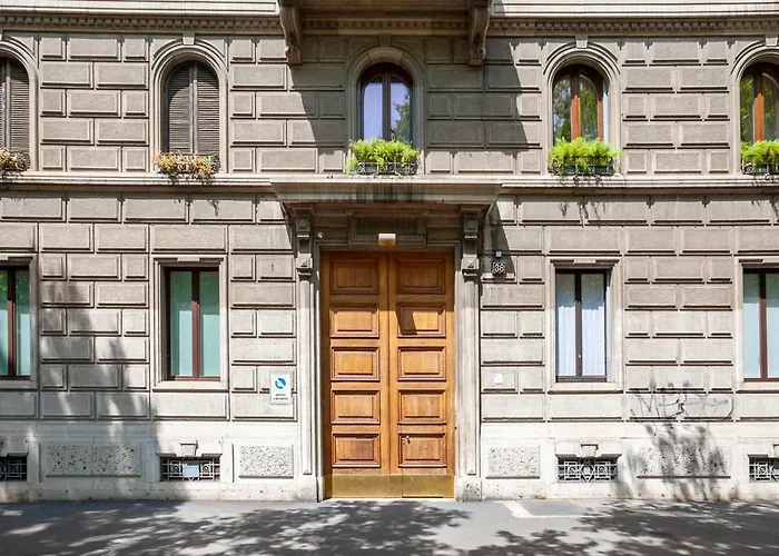 Splendido Vicino All'arco Della Pace - A.c. - Melzi D'eril * Milán