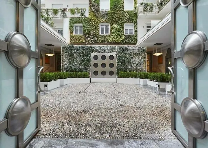 Palazzo Beltrade By Halldis Apartmán