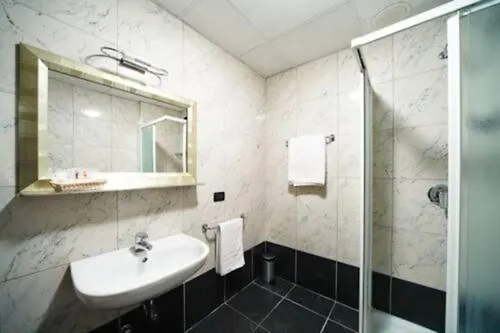 Sechi With Parking Szálloda