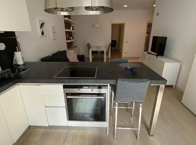 Lovely In The New Porta Nuova Area *