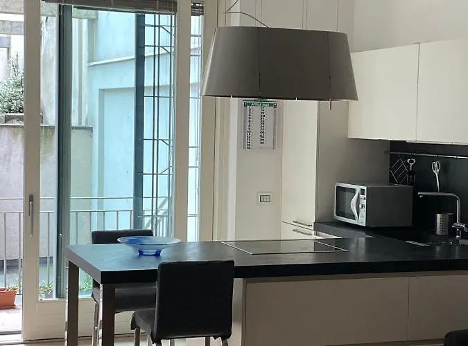 Lovely In The New Porta Nuova Area * Milano