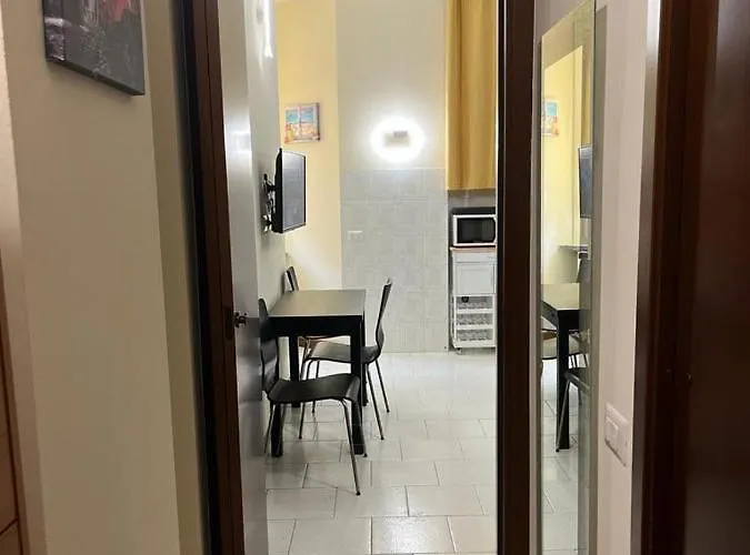 Downtown Hotel *